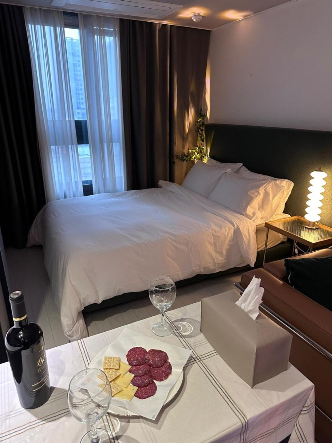 Dongseongro Dsr&U Hotel Room แทกู ภายนอก รูปภาพ
